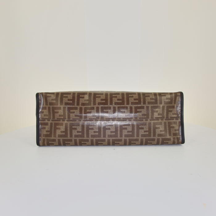 Estuche Fendi Defender mediano en lona Monogram revestida marrón y cuero negro - Detail D3