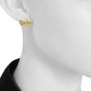 Paire de boucles d'oreilles époque années 90 Vintage en or jaune et diamants - Detail D1 thumbnail