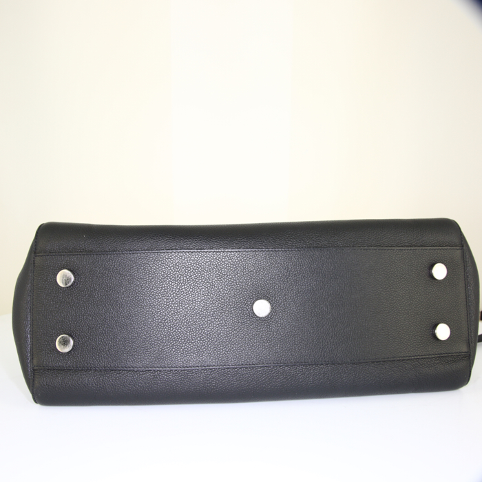 Saint Laurent Rive Gauche handbag in black grained leather - Detail D5