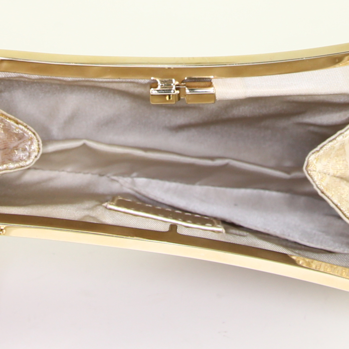 Dior Saddle clutch in beige and gold two tones monogram canvas Oblique and gold leather - Detail D2