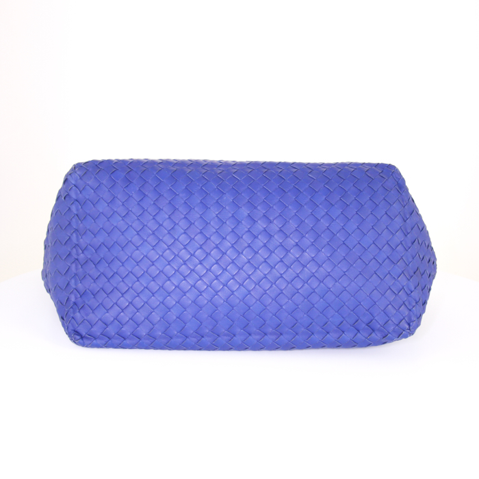 Bolso de mano Bottega Veneta Cesta en cuero trenzado azul - Detail D4