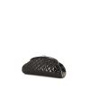 Bolsito de mano Chanel en charol acolchado negro - 00pp thumbnail
