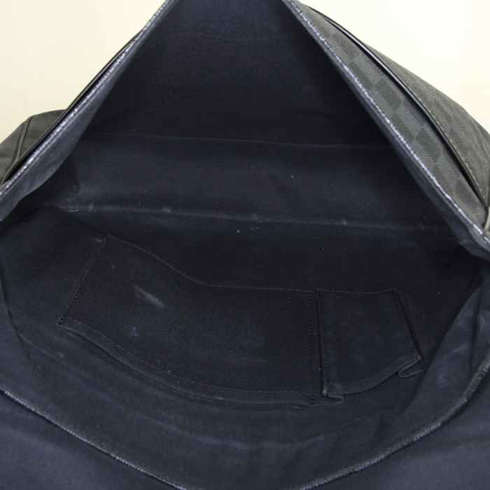Louis Vuitton Bastille shoulder bag in grey damier canvas and black leather - Detail D2