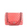 Chanel Timeless Maxi Jumbo handbag in pink patent quilted leather - 360 thumbnail