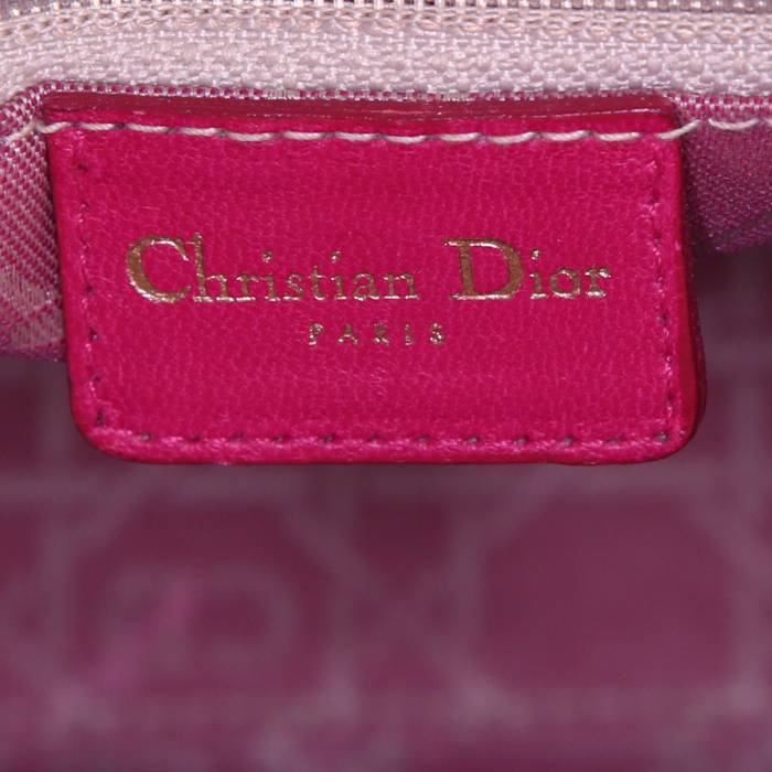 Bolso para llevar al hombro o en la mano Dior Lady Dior modelo grande en tweed rosa y cuero rosa - Detail D4