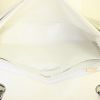 Bolso bandolera Chanel Timeless en cuero acolchado blanco - Detail D3 thumbnail