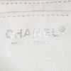 Chanel Timeless shoulder bag in white quilted leather - Detail D4 thumbnail