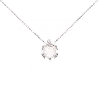 Boucheron Honu la Tortue pendant in white gold,  rock crystal and diamonds