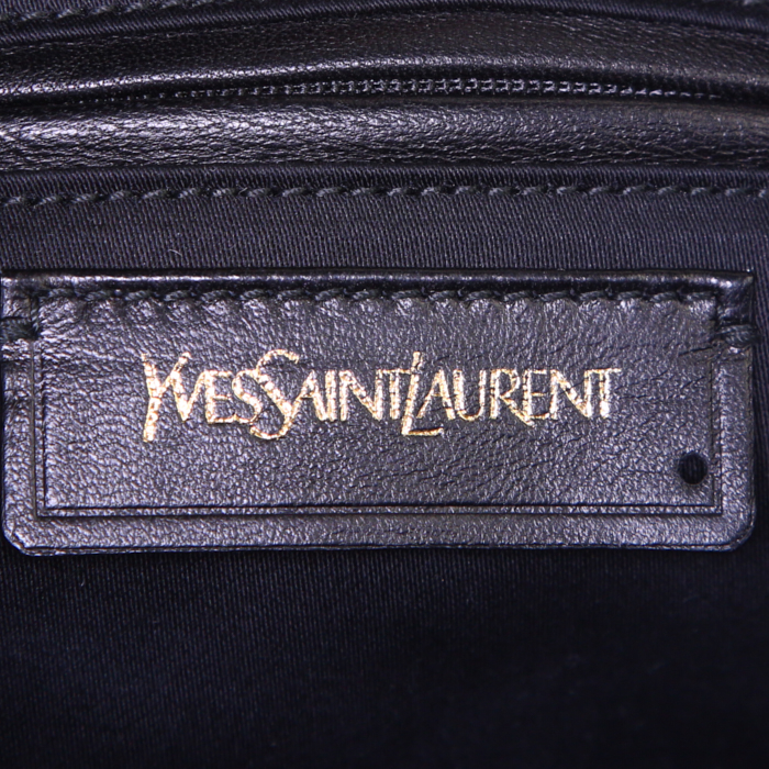 Bolso de mano Yves Saint Laurent Multy en cuero granulado violeta - Detail D3