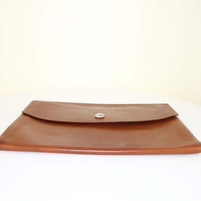 Pochette Hermes Rio modello grande in pelle Barenia marrone - Detail D5