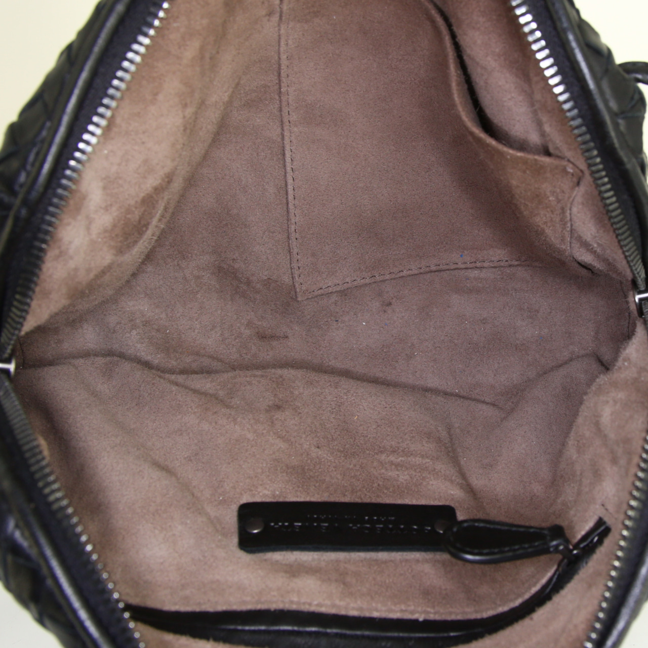 Bolso bandolera Bottega Veneta Nodini en cuero negro - Detail D2