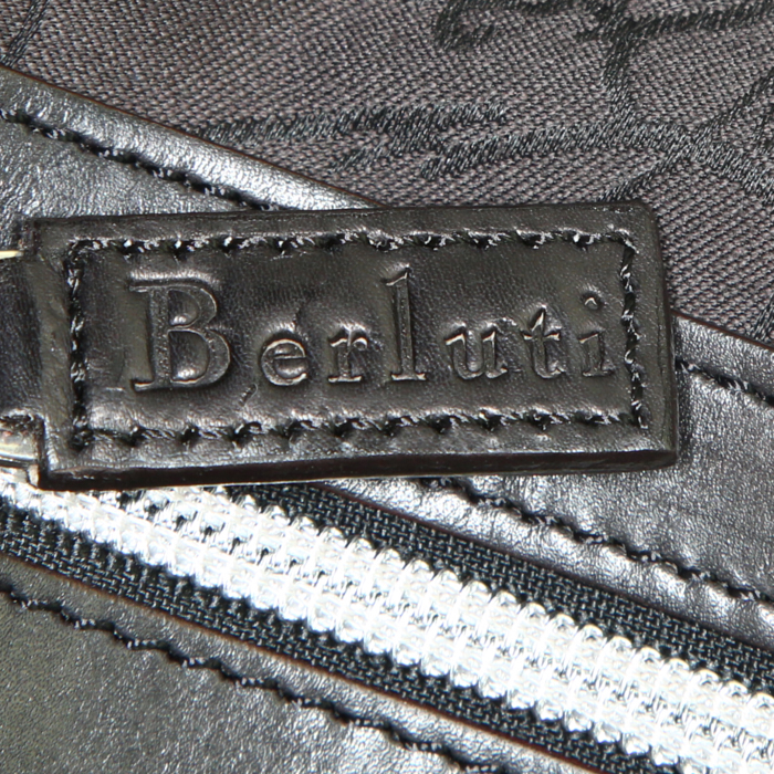 Bolsa de viaje Berluti Bel Ami en cuero degradado marrón oscuro - Detail D4