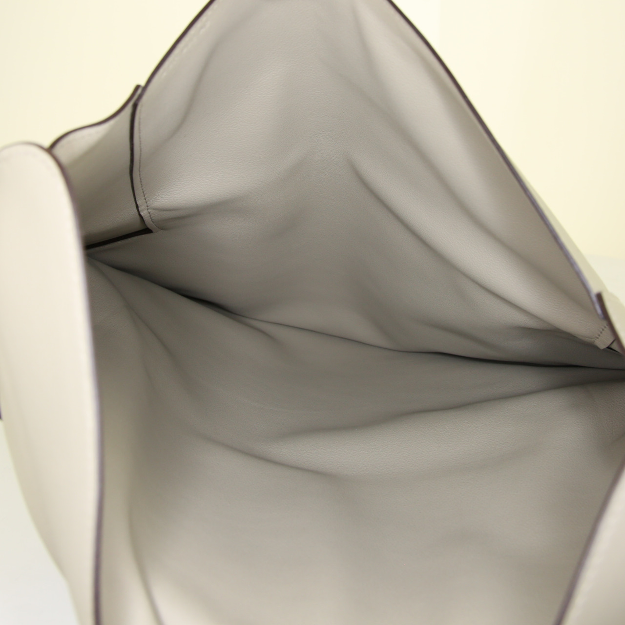 Pochette Hermès Pliplat in pelle Swift verde Sauge - Detail D2