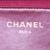 Bolso para llevar al hombro o en la mano Chanel Mademoiselle en cuero acolchado negro - Detail D3 thumbnail