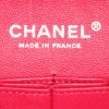 Chanel Timeless bag worn on the shoulder or carried in the hand in pink quilted jersey - Detail D4 thumbnail