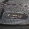 Sac 24 heures Chanel Boston en cuir verni noir - Detail D4 thumbnail