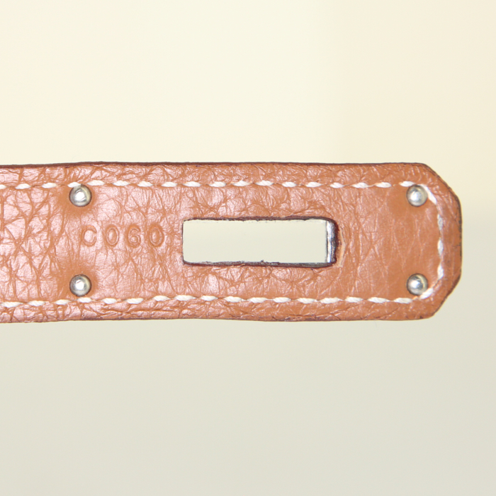 Sac à main Hermes Birkin 35 cm en cuir togo gold - Detail D4