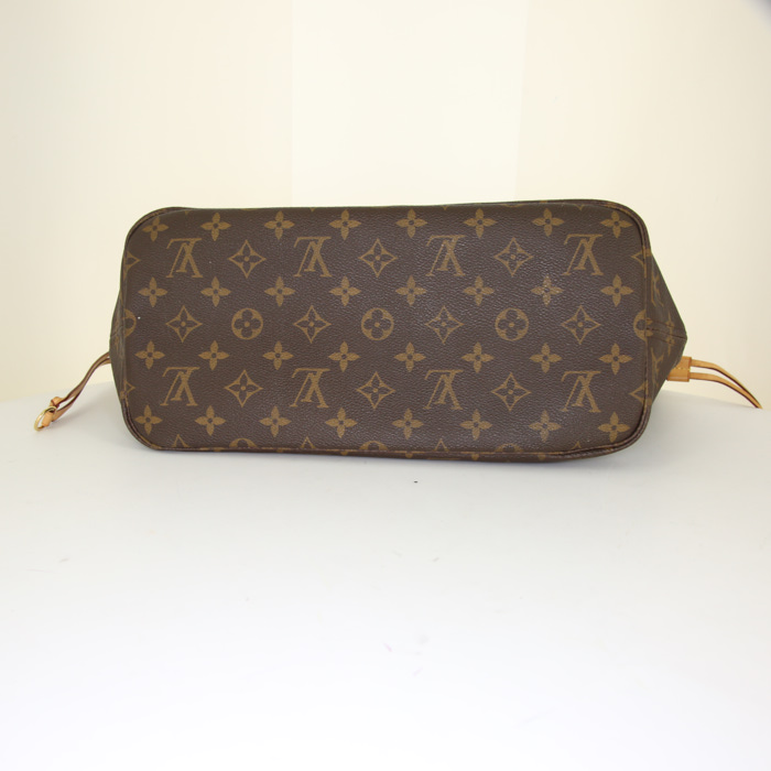 Bolso Cabás Louis Vuitton Neverfull mediano en lona Monogram marrón y cuero natural - Detail D4