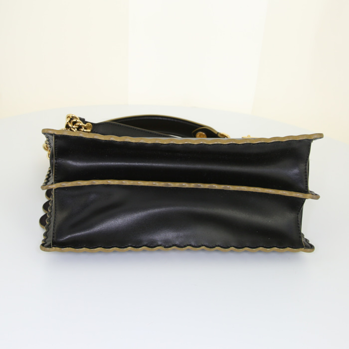 【送料&関税込】Fendi Fe40159u02a - Black Fendi Leather loafers | Men's Shoes | Vitkac