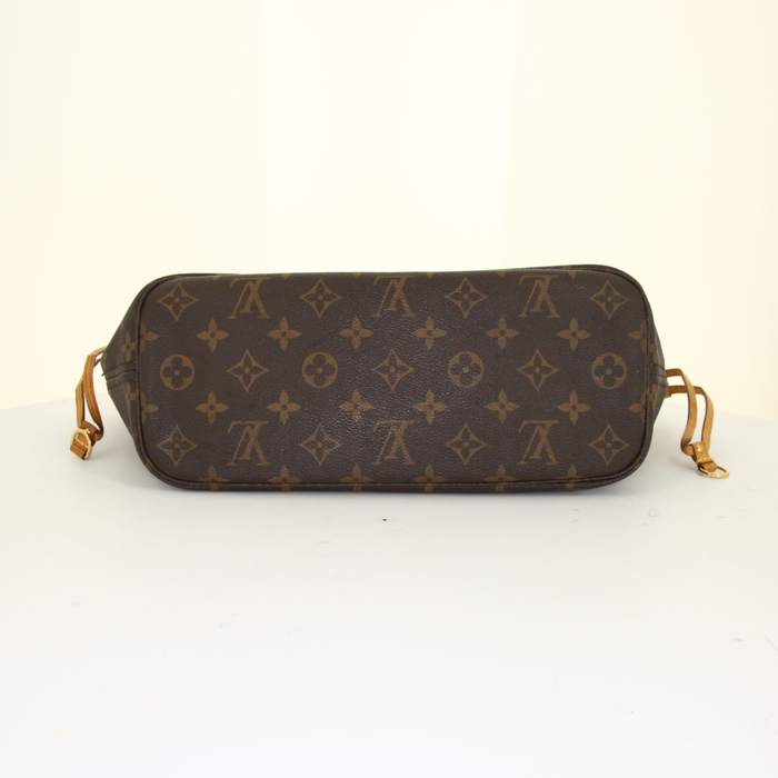 Sac cabas Louis Vuitton Neverfull petit modèle en toile monogram marron et cuir naturel - Detail D4
