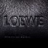 Bolsito de mano Loewe Pocket en cuero granulado negro - Detail D3 thumbnail