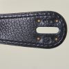 Bolso de mano Hermes Lindy en cuero granulado negro - Detail D4 thumbnail