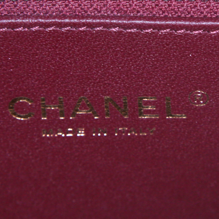 Chanel Petit Shopping handbag in beige quilted leather - Detail D3