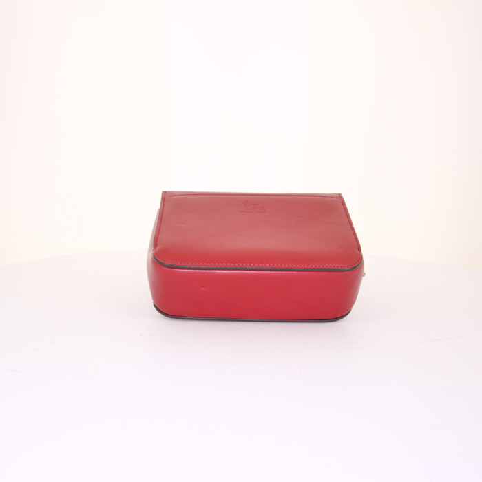Borsa a tracolla Christian Louboutin Sweet Charity modello piccolo in pelle rossa con borchie - Detail D5