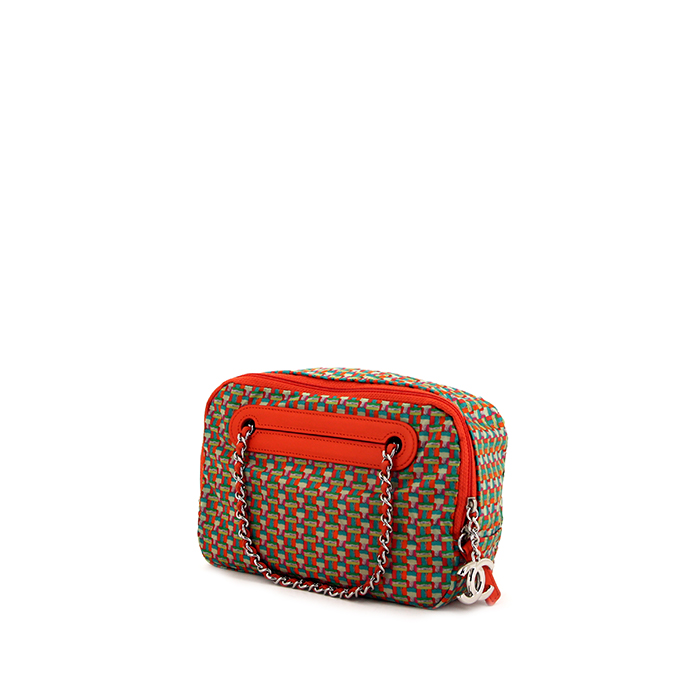 Chanel Camera shoulder bag in orange quilted canvas - Detail D1