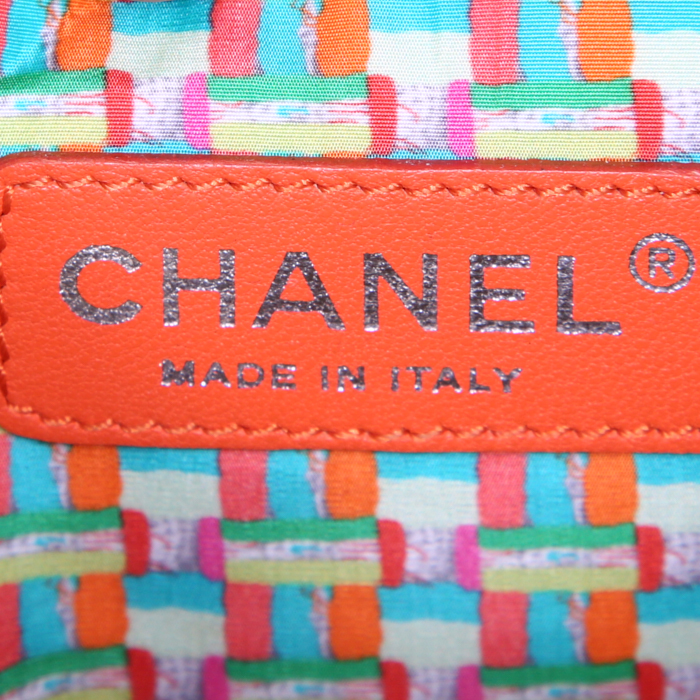 Sac bandoulière Chanel Camera en toile matelassée orange - Detail D4