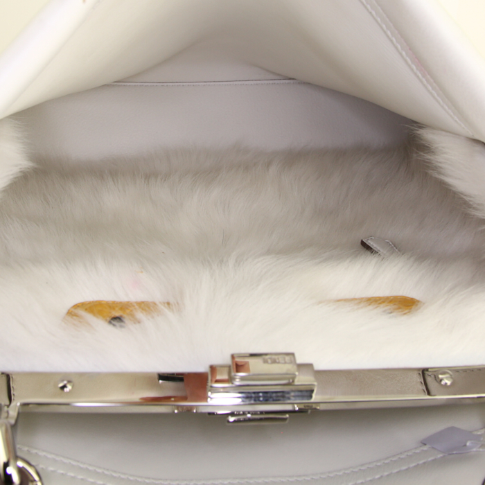 Sac porté épaule ou main Fendi Peekaboo Essentially en cuir blanc - Detail D3