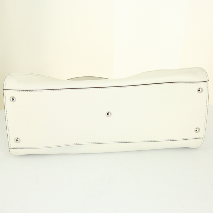 Borsa da spalla o a mano Fendi Peekaboo Essentially in pelle bianca - Detail D5