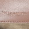 Pochette Bottega Veneta Knot in pelle intrecciata rosa - Detail D3 thumbnail