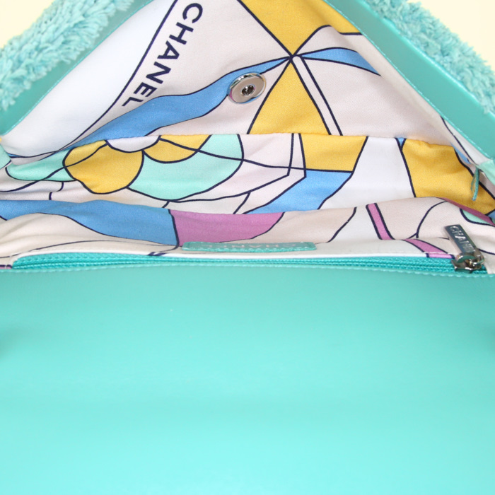 Chanel Timeless handbag in green quilted canvas and green leather - Detail D3