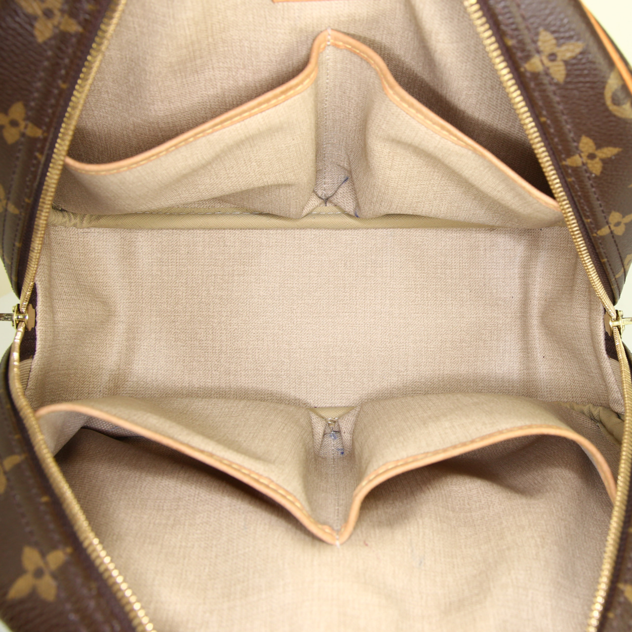 Sac à main Louis Vuitton Trouville en toile monogram marron et cuir naturel - Detail D2