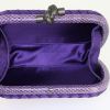 Pochette du soir Bottega Veneta Knot en satin violet et serpent d'eau violet - Detail D2 thumbnail