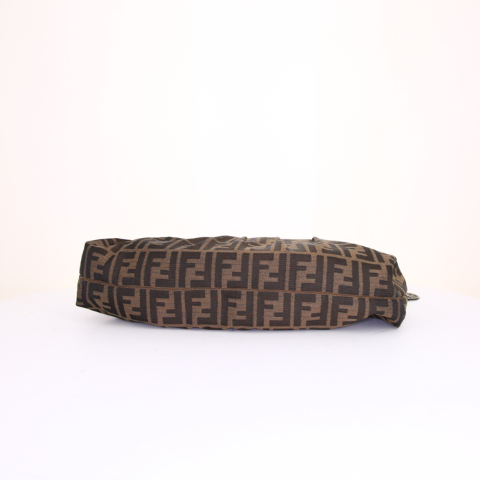 Fendi Chef bag worn on the shoulder or carried in the hand in brown and black bicolor monogram canvas and brown patent leather - Detail D4