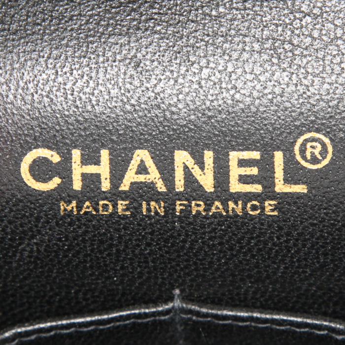 Chanel Timeless bag in black logo canvas - Detail D4