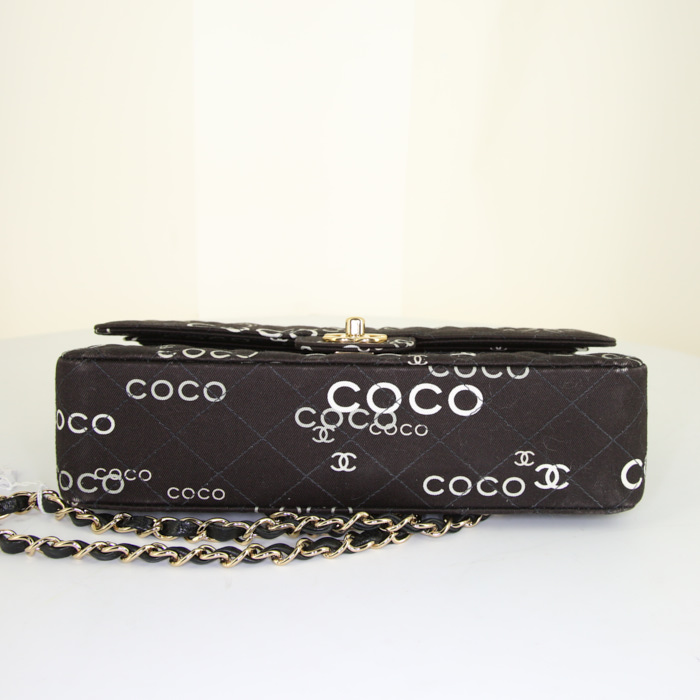 Chanel Timeless bag in black logo canvas - Detail D5