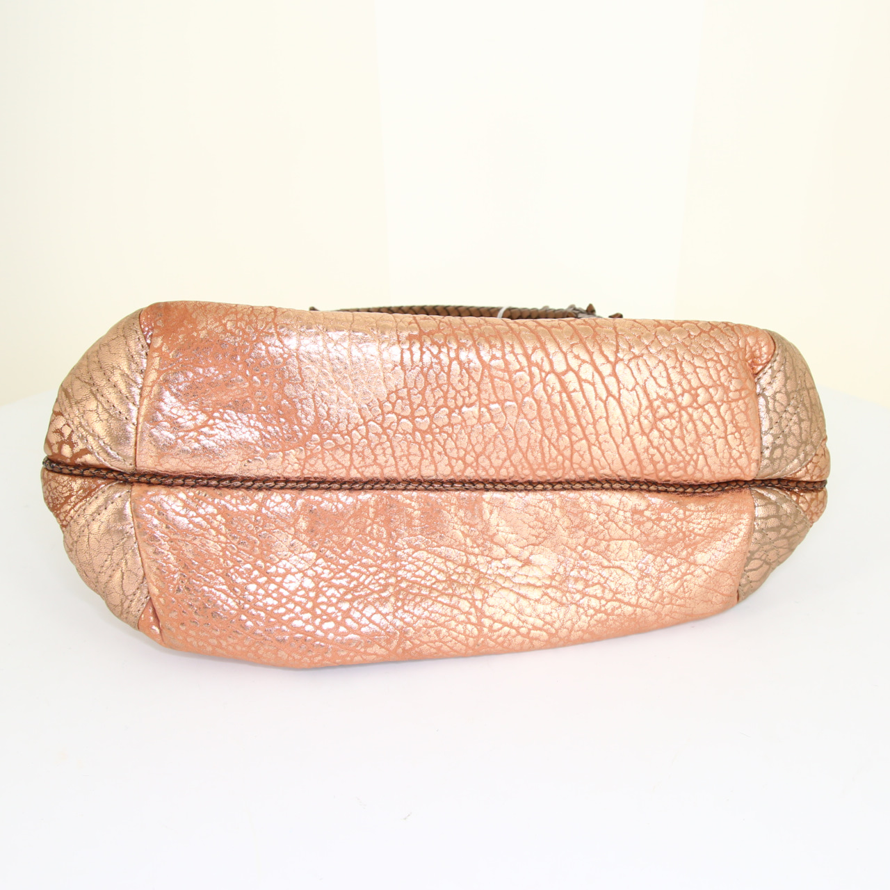 Fendi Spy small model handbag in gold and golden brown leather - Detail D4