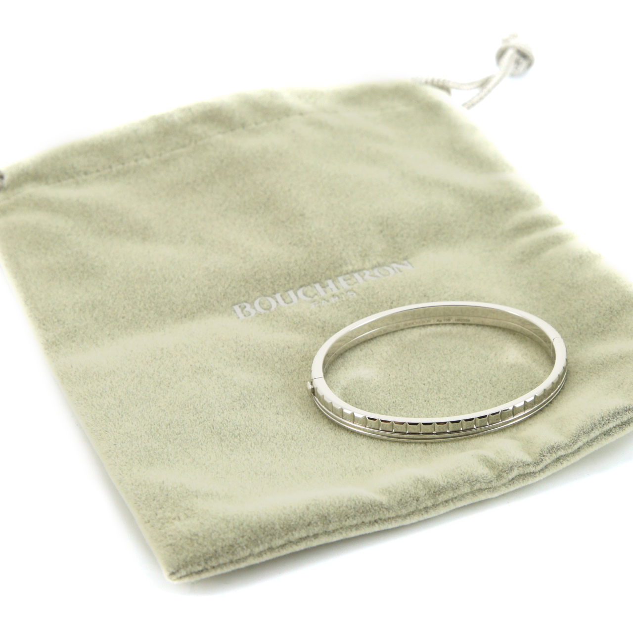 Brazalete rígido Boucheron Quatre Radiant Edition en oro blanco - Detail D2