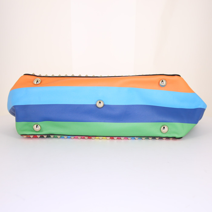 Sac porté épaule ou main Valentino Garavani Rockstud trapeze en cuir multicolore - Detail D4