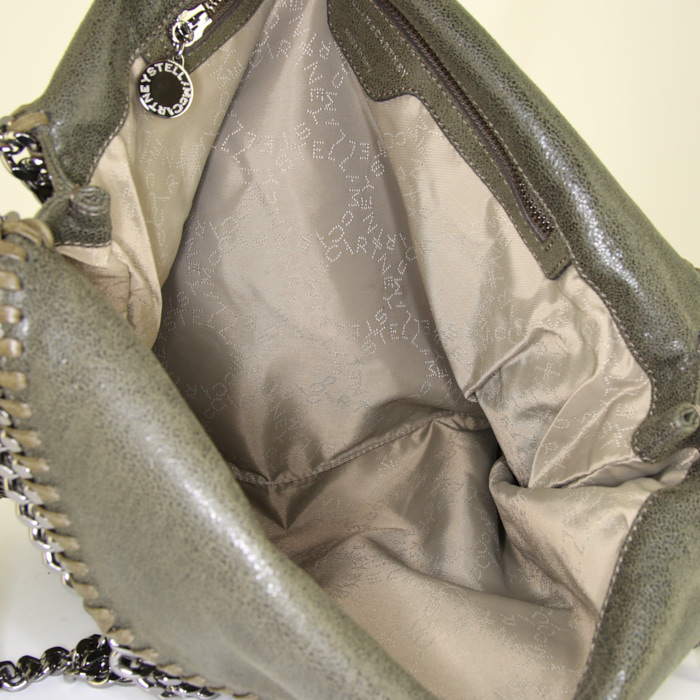 Stella McCartney Falabella Fold Over bag worn on the shoulder or carried in the hand in khaki canvas - Detail D3