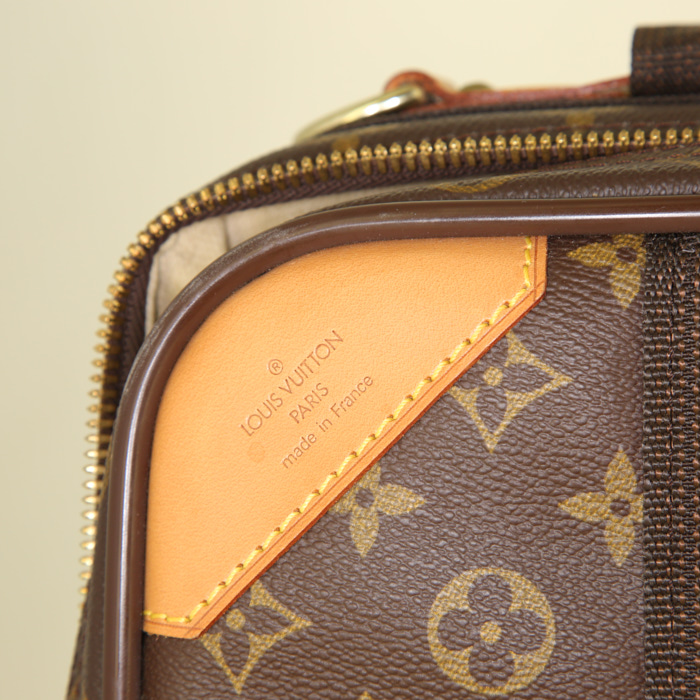 Valise Louis Vuitton en toile monogram et cuir naturel - Detail D3