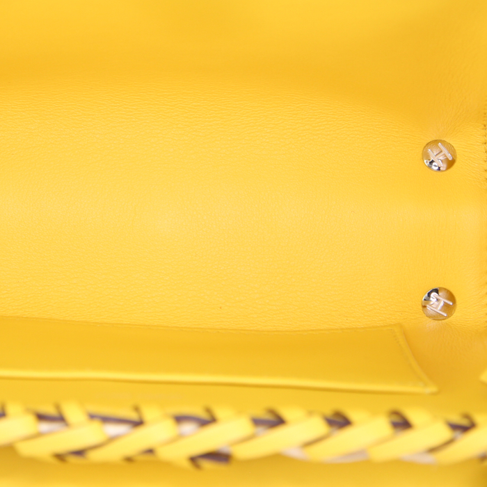 Borsa Hermès  Kelly 20 cm in vimini e pelle Swift Jaune de Naples - Detail D3