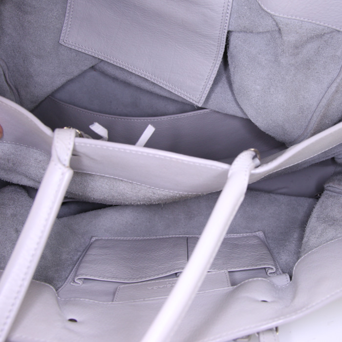 Sac cabas Balenciaga Papier A4 en cuir gris - Detail D2
