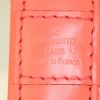 Louis Vuitton Alma BB shoulder bag in pink epi leather - Detail D4 thumbnail
