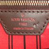 Shopping bag Louis Vuitton Neverfull modello grande in tela cerata con motivo a scacchi marrone e pelle marrone - Detail D3 thumbnail
