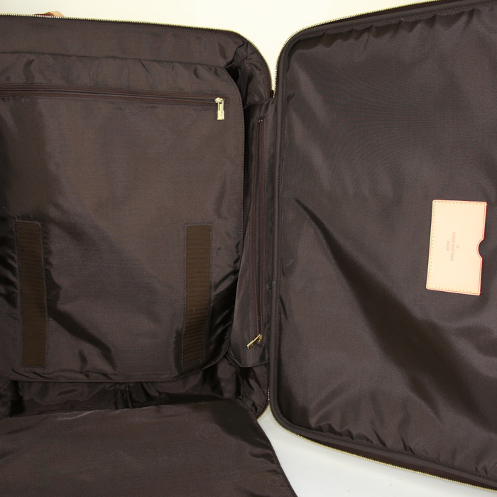 Valise cabine Louis Vuitton Pegase en toile monogram marron et cuir naturel - Detail D2