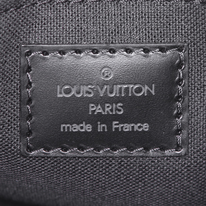 Sac bandoulière Louis Vuitton Yaranga en cuir taiga noir et toile verte - Detail D3